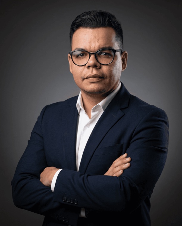Aldo Freitas, que escreve, monta e publica os sites